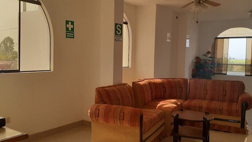 فندق فئة نجمة واحدة Backpakers Oasis De Moron