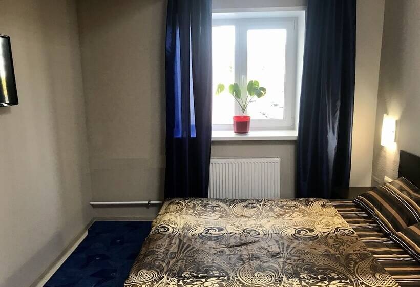 Hostel Happy House On Kholmogorova