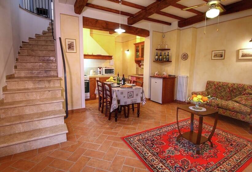 Lush Apartment In Lucignano With Pool