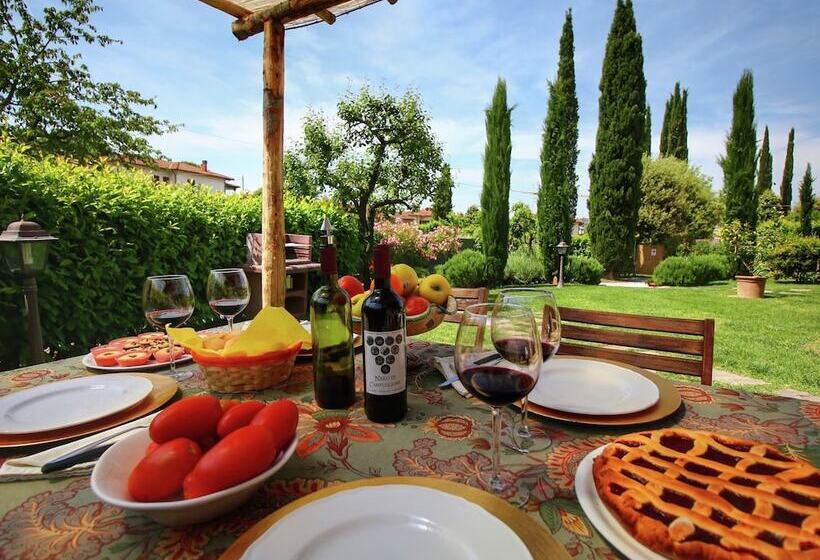 Lush Apartment In Lucignano With Pool