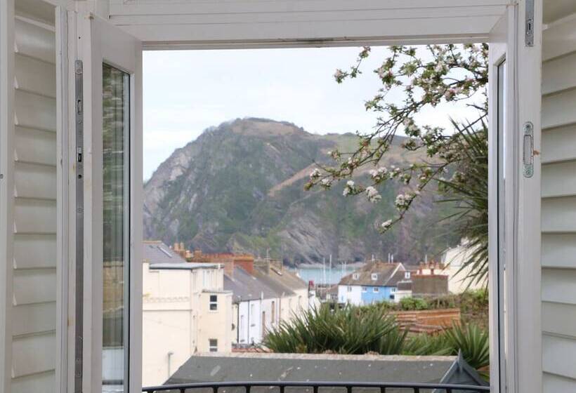 10 Cove View