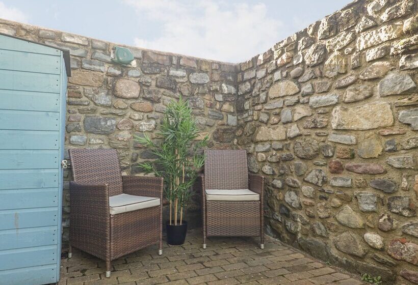 7 Malt House Court
