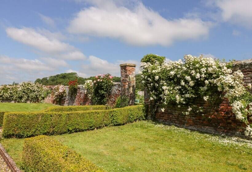 Bella's Cottage