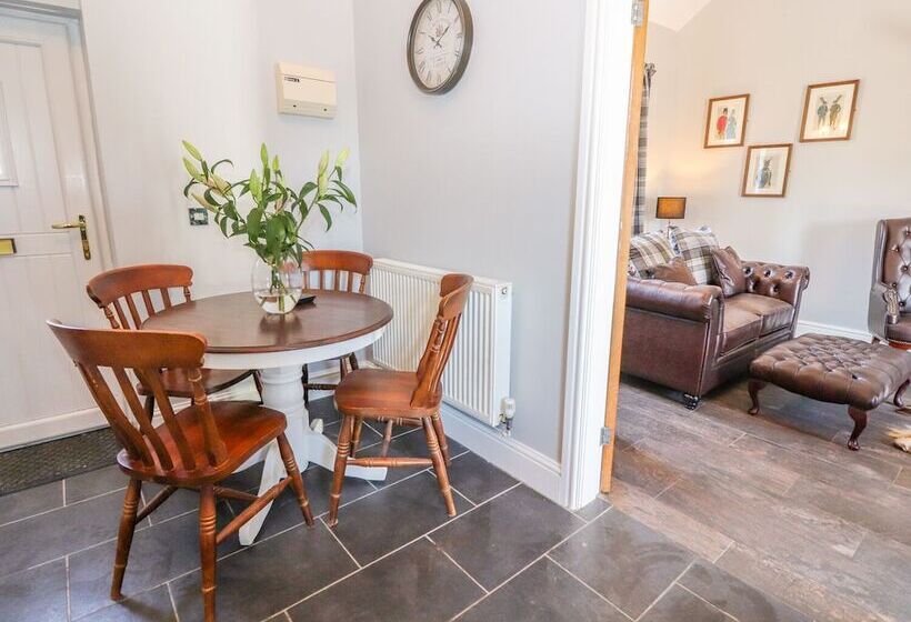 Clwyd Cottage