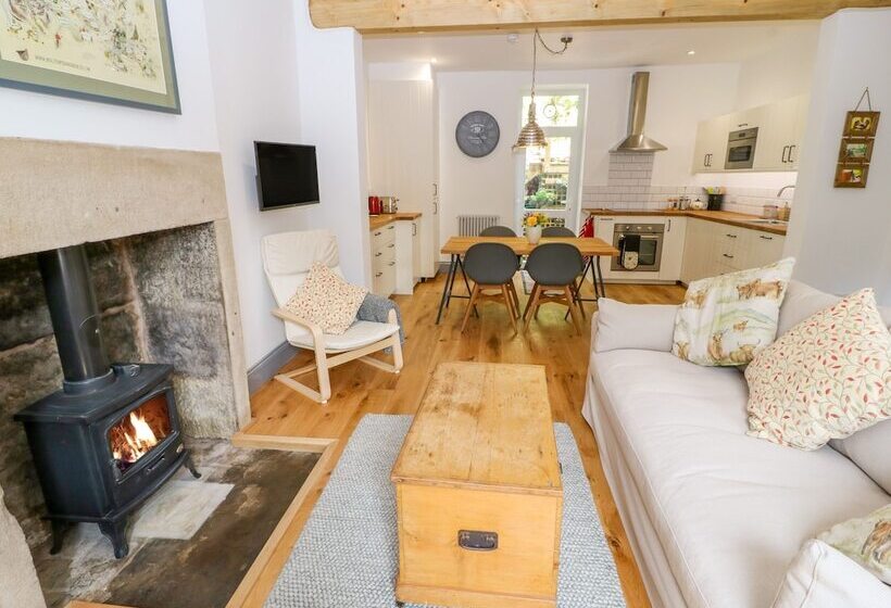 Cragside Cottage