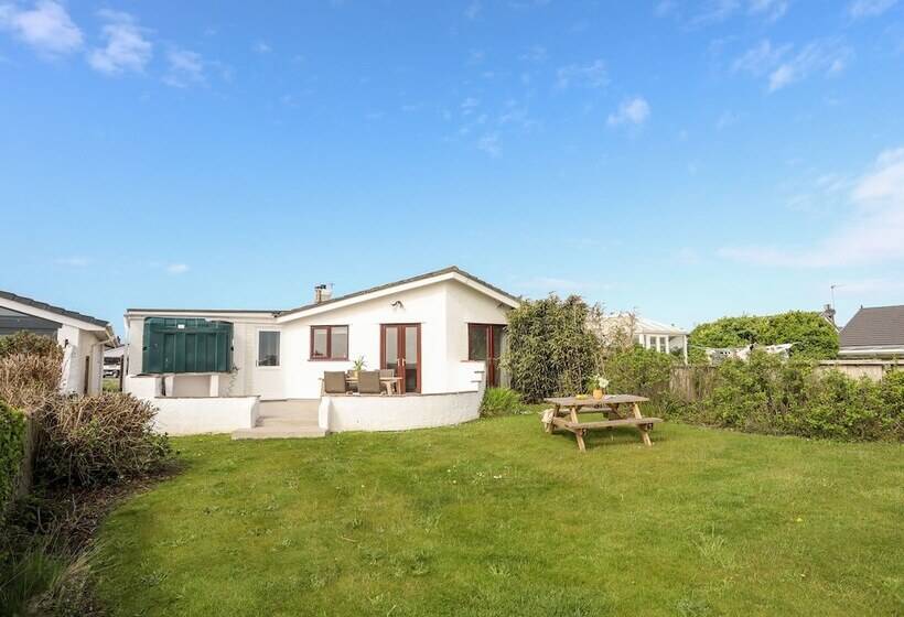 Cwtch Cottage