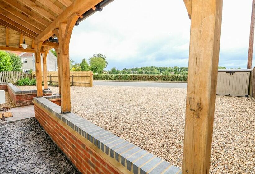 Duck Pond Cottage
