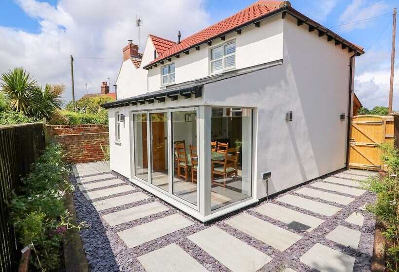 Duck Pond Cottage