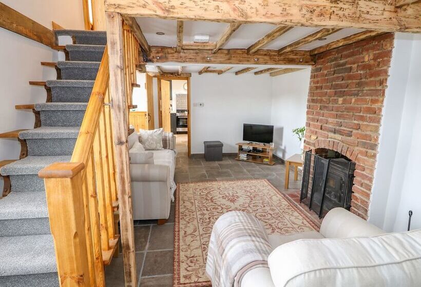 Duck Pond Cottage