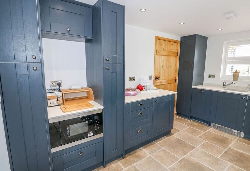 Duck Pond Cottage