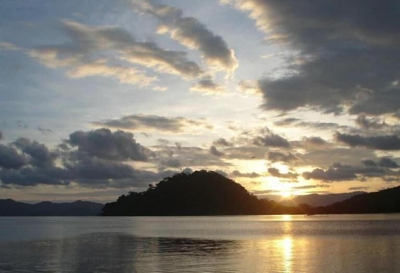 فندق La Cabaña Del Lago