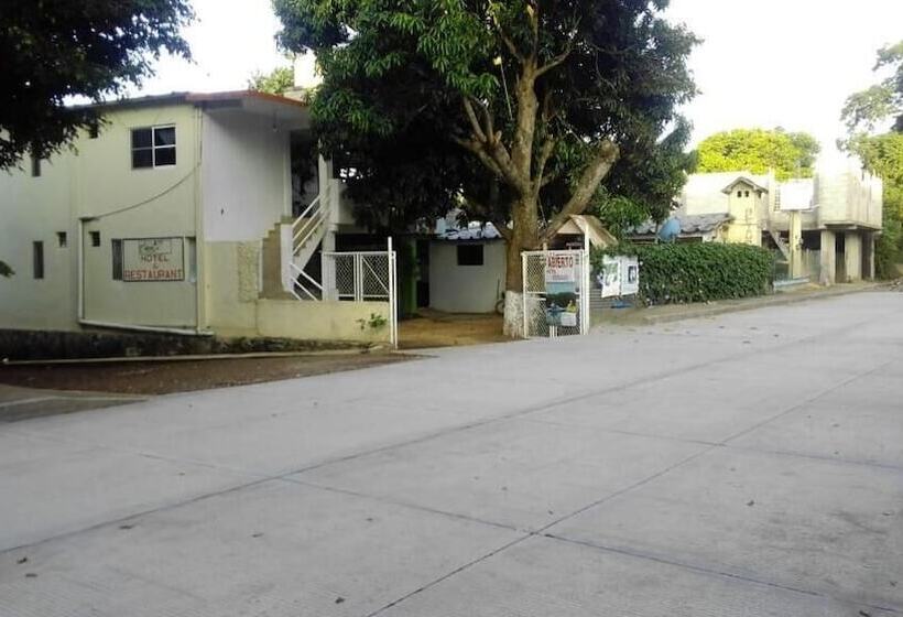 فندق La Cabaña Del Lago