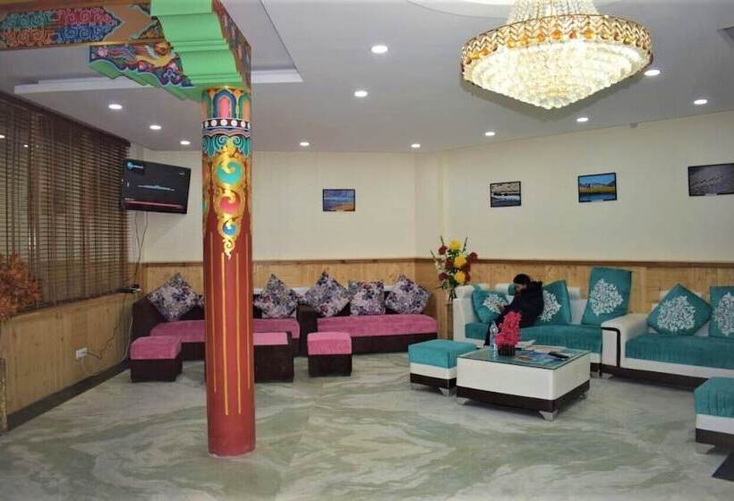 Hotel The Grand Yasmin Leh