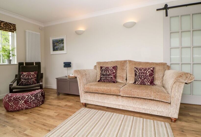 Meadowlea Cottage