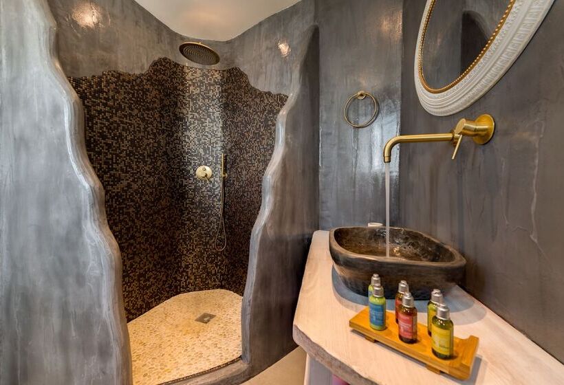 Pension Oia Angle Cavehouse