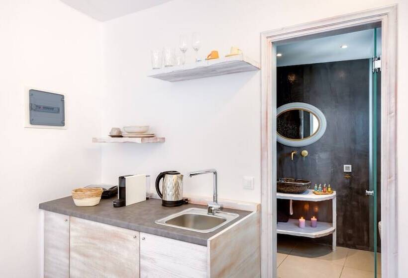 Pension Oia Angle Cavehouse