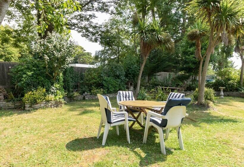 Riverhouse Lodge