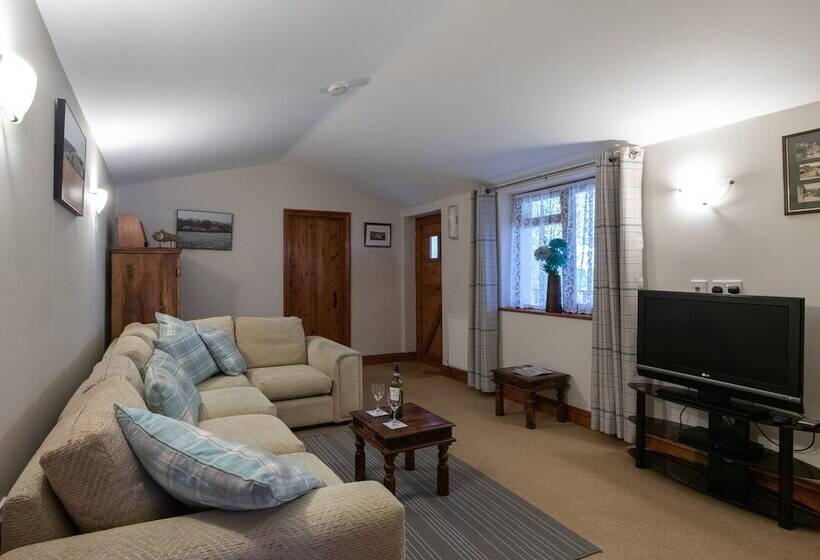 Riverhouse Lodge