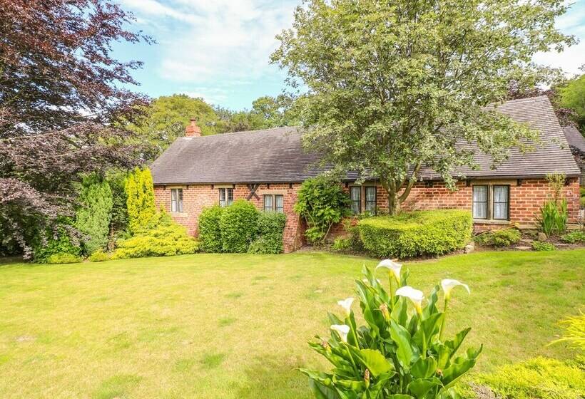 Woodland Lodge