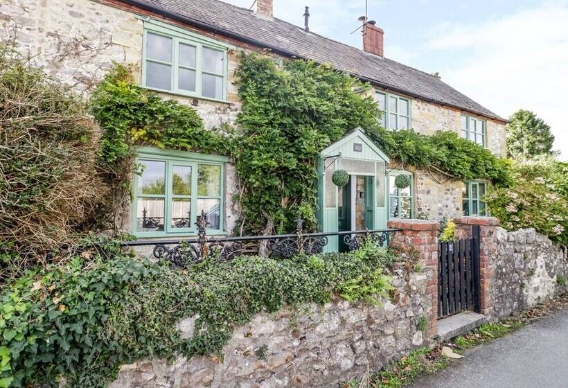 2 Wisteria Cottages