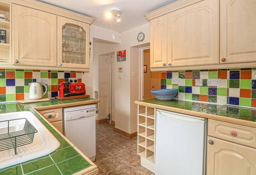 3 Station Cottages