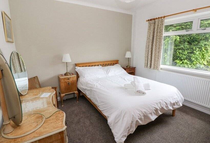 Ashdown House