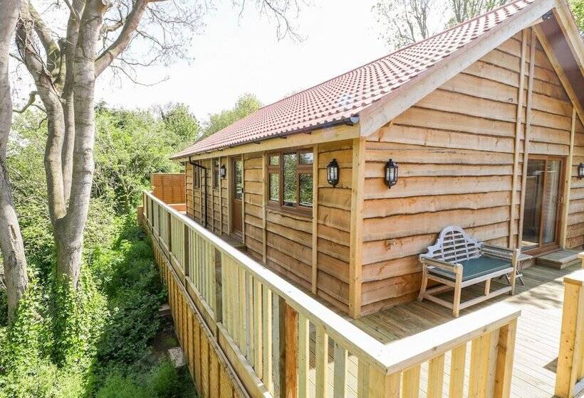 Elm Lodge