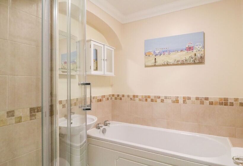 Harbour Watch Apartment 1