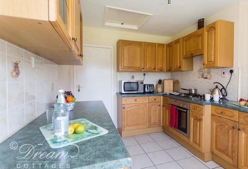Hillview Bungalow