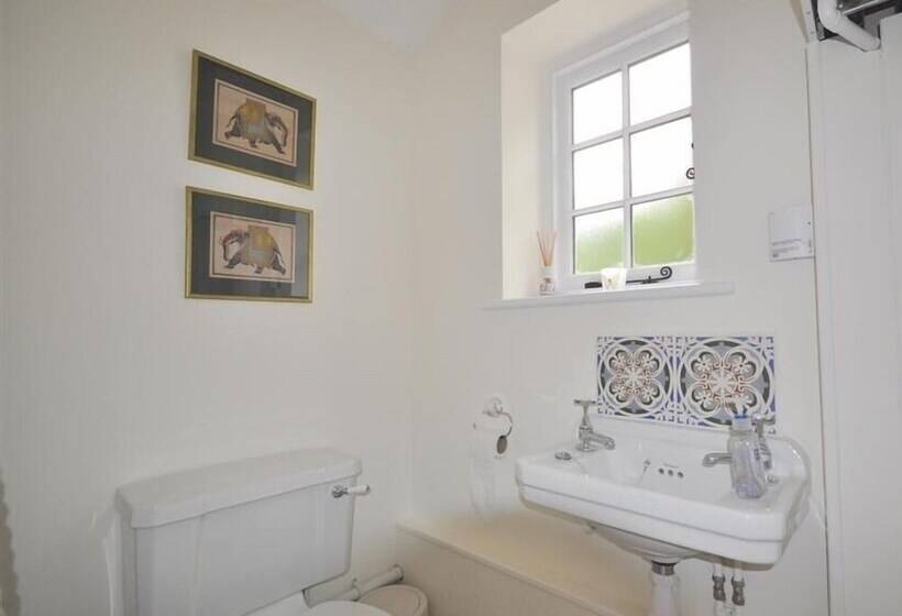 Warmwell Lodge