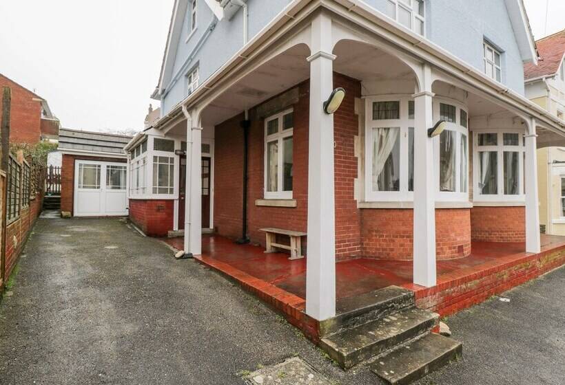 20 Ulwell Road