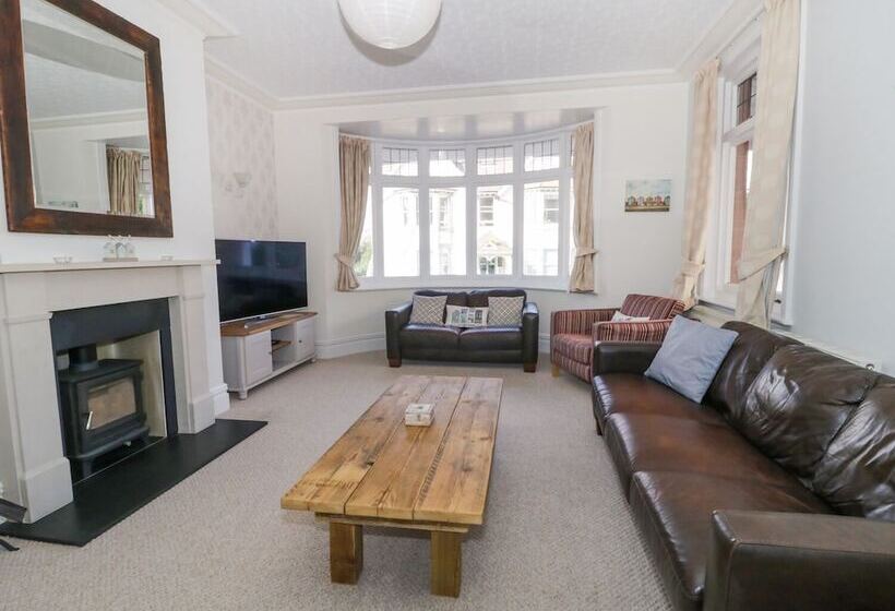 20 Ulwell Road