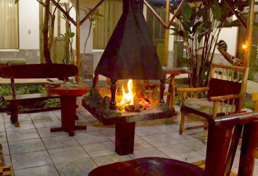 هاستل Santa Cruz Backpackers Hostal