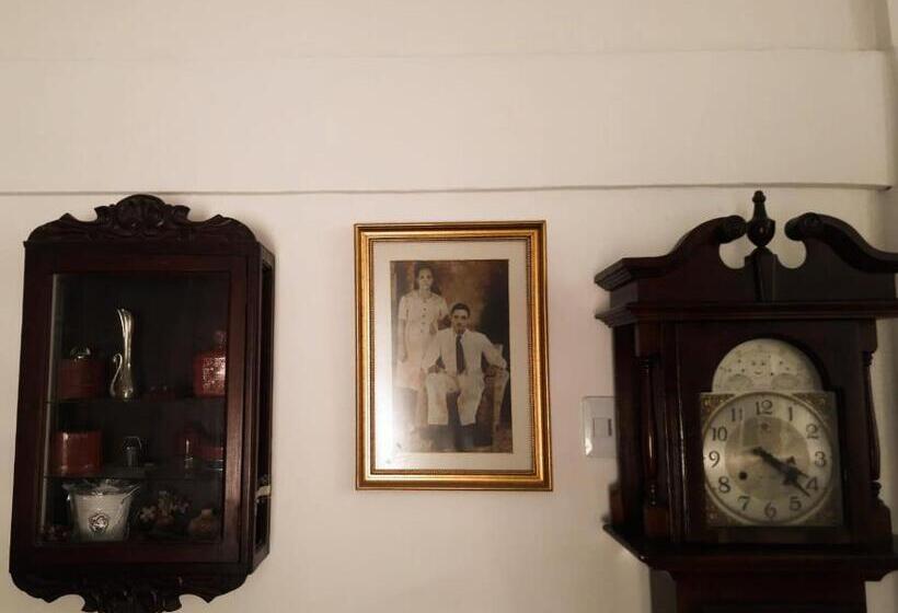 تختخواب و صبحانه Casa Zaida Hostal Vintage