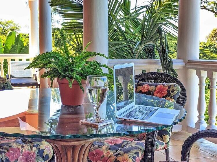 تختخواب و صبحانه Seaside Inn