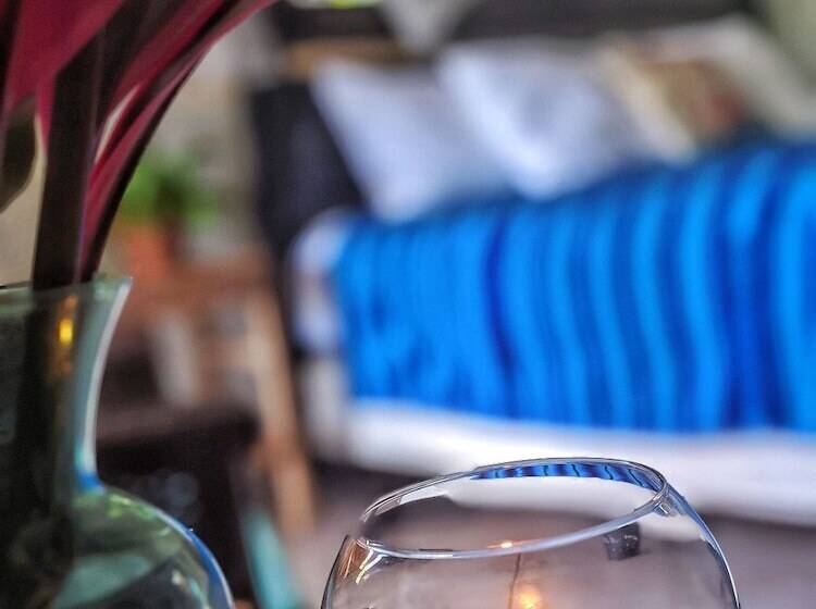 تختخواب و صبحانه Seaside Inn