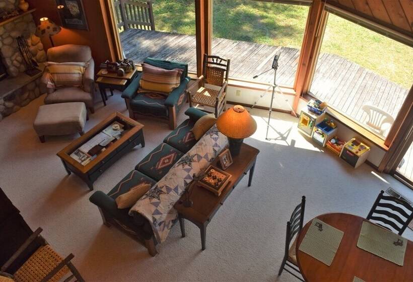 Goat Rocks Retreat