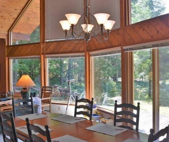 Goat Rocks Retreat
