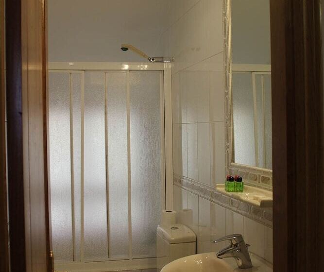 هتل Apartamentos La Lula