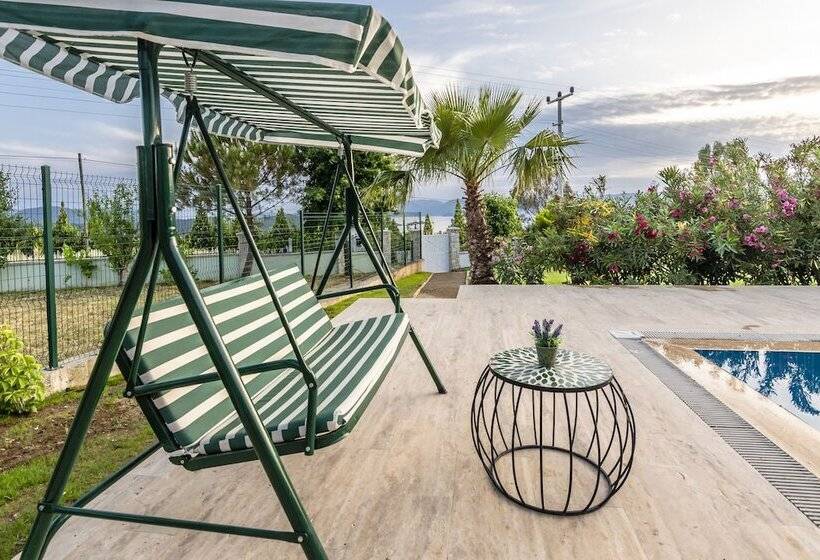 هتل Calypso Lakeview Villas