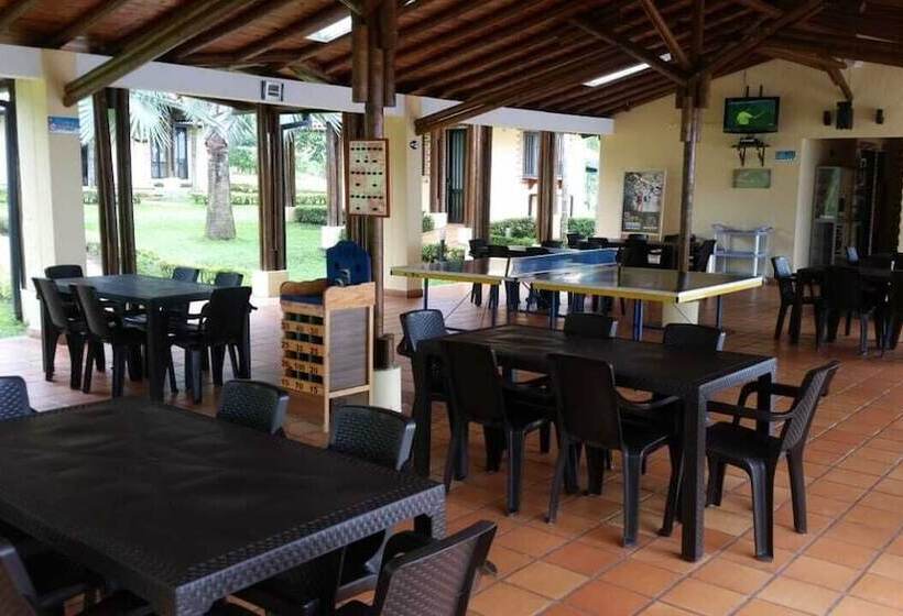 هتل Campestre Lomas De Piedra