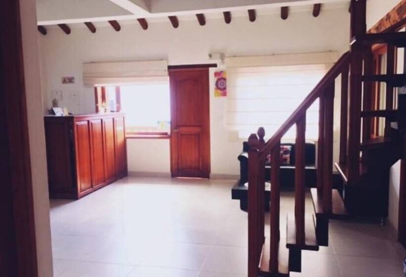 هتل Hospedaje Villa Monica