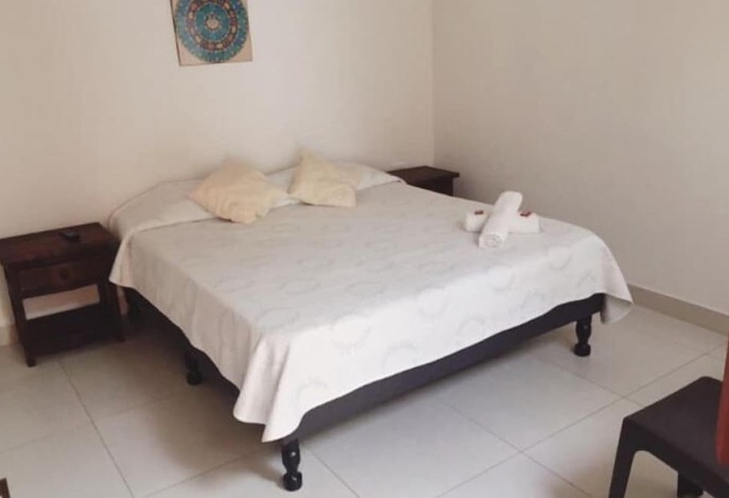 هتل Hospedaje Villa Monica