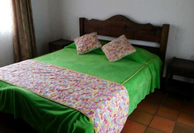 هتل Campestre Lomas De Piedra