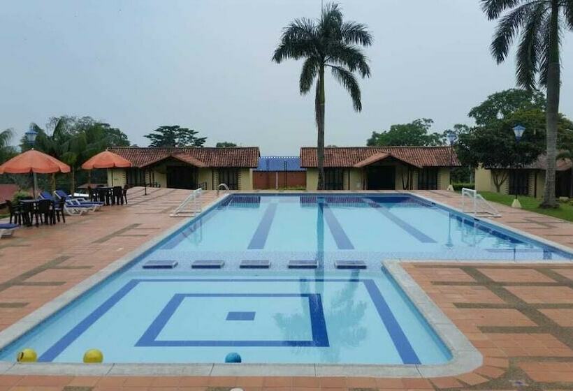 هتل Campestre Lomas De Piedra