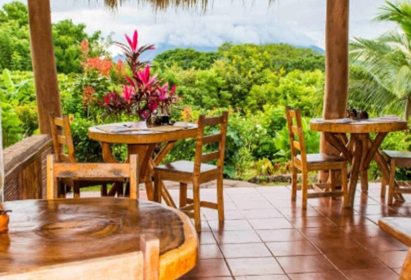 هتل Totoco Eco Resort
