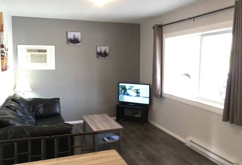 Maple Leaf Motel & Rv Resort
