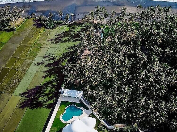 پانسیون Beachfront Villa The Cloud