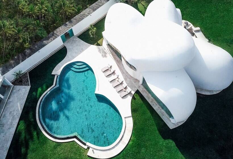 پانسیون Beachfront Villa The Cloud