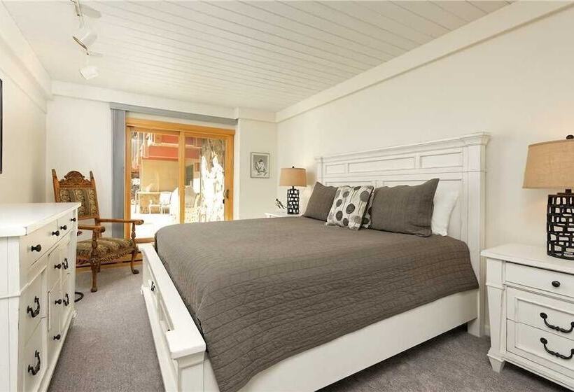 Stonebridge Condominiums